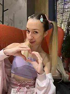 Stripchat Adult Webcam of Lia__Love