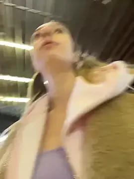 Stripchat Live Sex Cam of Lia__Love