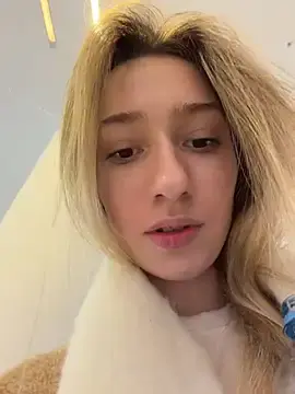 Stripchat Nude Webcam of Lia__Love