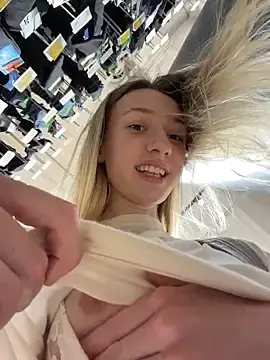 Stripchat Adult Video Chat of Lia__Love