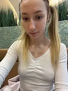 Stripchat Nude Webcam of Lia__Love