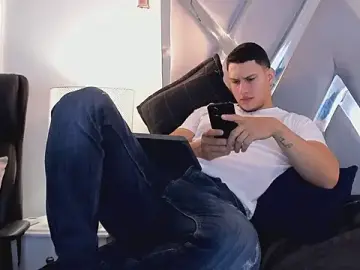 Stripchat Watch Live Sex Cams of Chriss_Diamond