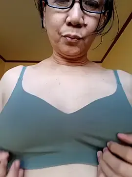 Stripchat Nude Webcam of HotAsianDish