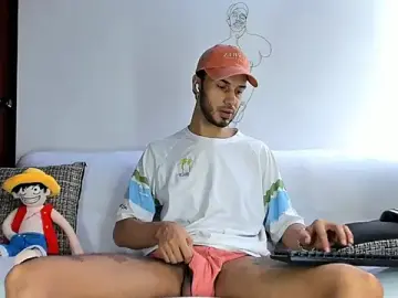 Stripchat Adult Webcams of DERRYMASTER