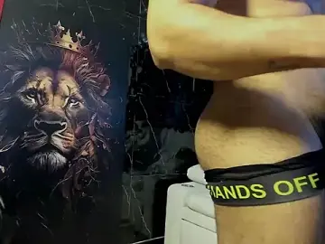 Stripchat Live Sex Cam of litoxx_cass