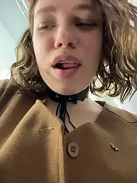 Stripchat Live Sex Cam of lucy-joy