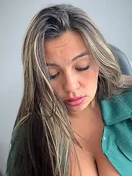 Stripchat Live Sex Cam of LIZ-06_
