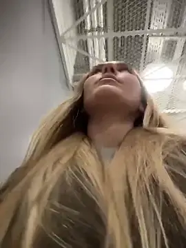 Stripchat Live Porn of MariaTull