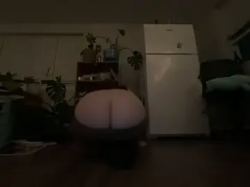 Stripchat Adult Video Chat of Snowbunnycake_131