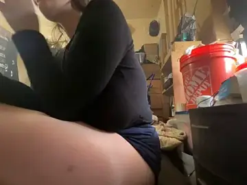 Stripchat Nude Webcam of Snowbunnycake_131
