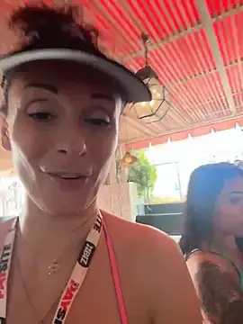 Stripchat Adult Video Chat of therealbeverlycious