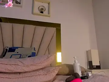 Stripchat Sex Cam of vahiolet_fuentes