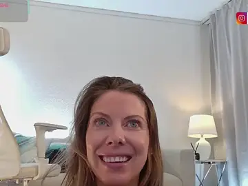 Stripchat Live Sex Cam of Nova-Lee
