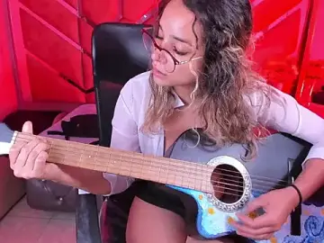 Stripchat Free Porn Cam of Olivia_Fox69