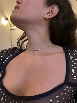 Stripchat Sex Cam of Irish_Collins