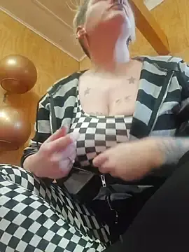 Stripchat Watch Live Sex Cams of PinkTheHawk