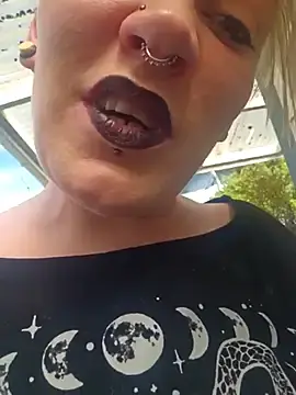 Stripchat Watch Live Sex Cams of PinkTheHawk