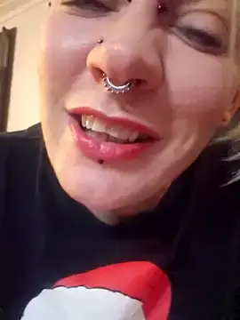 Stripchat Live Sex Cam of PinkTheHawk