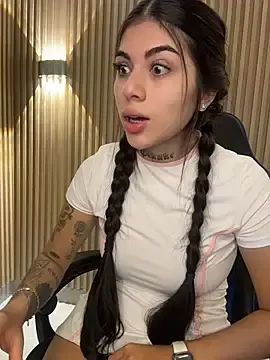 Stripchat Free Live Porn of Sarasanders_4