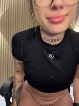 Stripchat Adult Webcam of Sarasanders_4