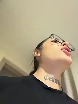 Stripchat Nude Webcam of Sarasanders_4