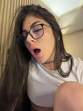 Stripchat Free Live Porn of Sarasanders_4