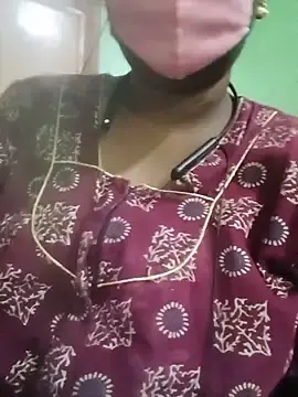 Stripchat Free Porn Cam of tamilkaviya431