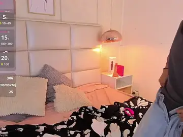 Stripchat Best Webcam of Xara_u