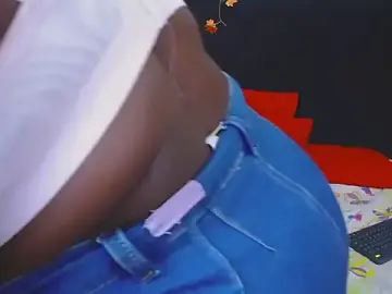 Stripchat Live Sex of skaysanchez1