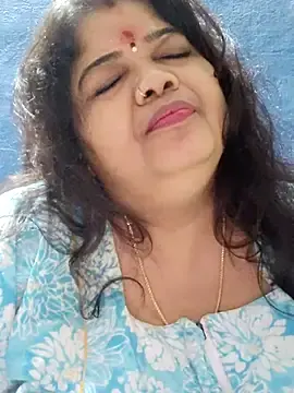 Stripchat Nude Webcam of tamilthanushri