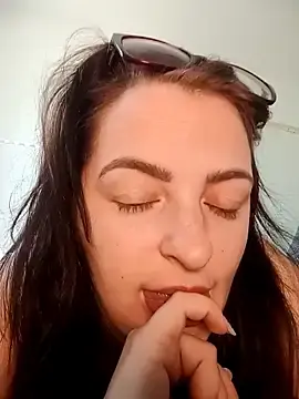 Stripchat Live Sex Cam of CleverPitzimitzi