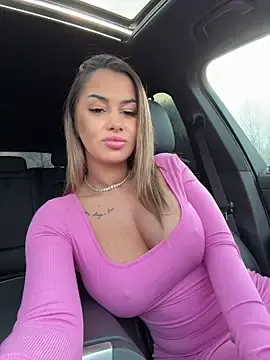 Stripchat Sex Cam of KirstieVegas