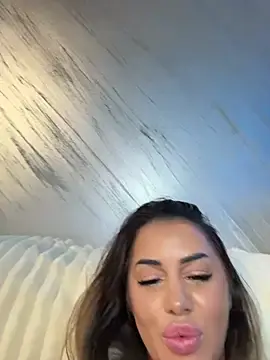 Stripchat Best live sex cam show of KirstieVegas