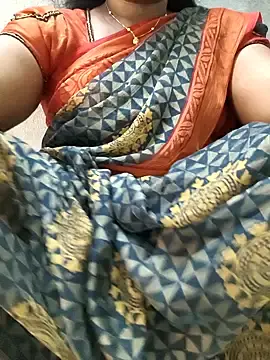 Stripchat Nude Webcam of MaaliiiPonuTamil