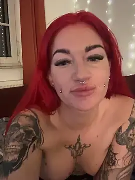 Stripchat Free Live Porn of MrsRedFoxy