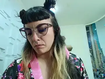 Stripchat Live Sex Cam of Naughty_Kittenm