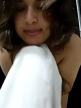 Stripchat Sex Cam of Laureen_se