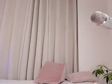 Stripchat Free Porn Cam of ReynaLuxe