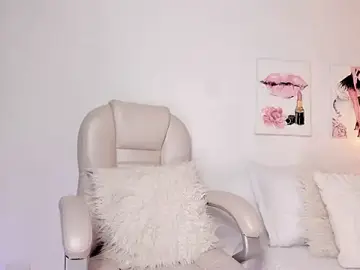 Stripchat Nude Webcam of ReynaLuxe