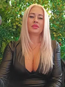 Stripchat Live Sex Cam of MILFBARBY