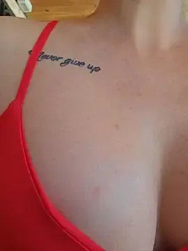 Stripchat Live Sex Cam of MILFBARBY