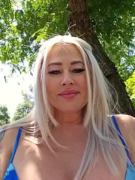 Stripchat Free Porn Cam of MILFBARBY