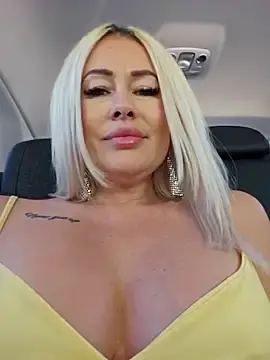 Stripchat Best Webcam of MILFBARBY