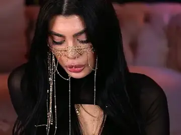 Stripchat Watch Live Sex Cams of RavennaDArcy