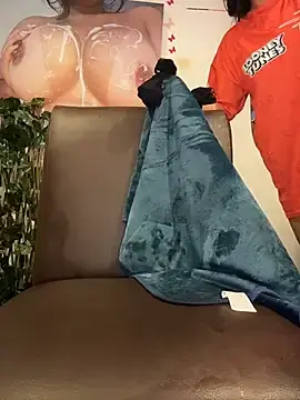 Stripchat Adult Webcams of SQUIRTINGQUEEN11