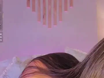 Stripchat Live Sex Cam of VictoriaNoah_