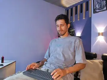 Stripchat Sex Cam of sam_bisex