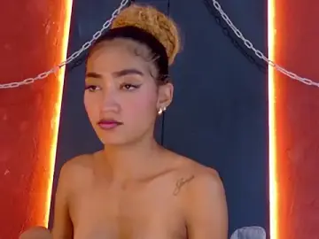 Stripchat Free Porn Cam of Charlotte_Love10