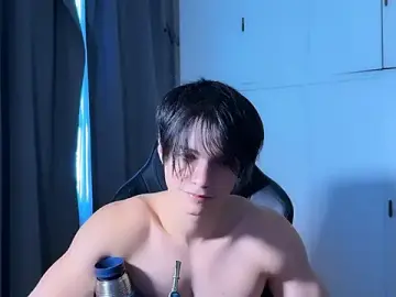 Stripchat Free Porn Cam of SasukeUhchiaa