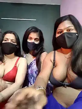 Stripchat Live Sex Cam of cutee__crazy